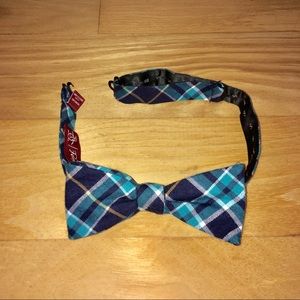Men’s plaid bow tie by Penguin